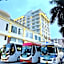 Sandals Hoang Yen Hotel