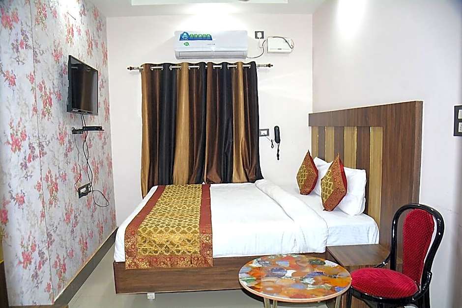 Hotel Chandra Inn by OYO Rooms – Varanasi, VA