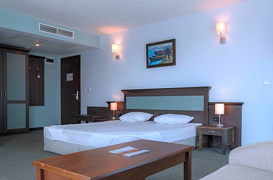 Lion Sunny Beach Hotel