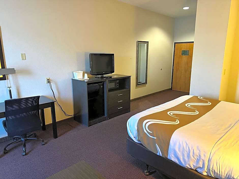 Quality Inn &  Suites Hattiesburg North