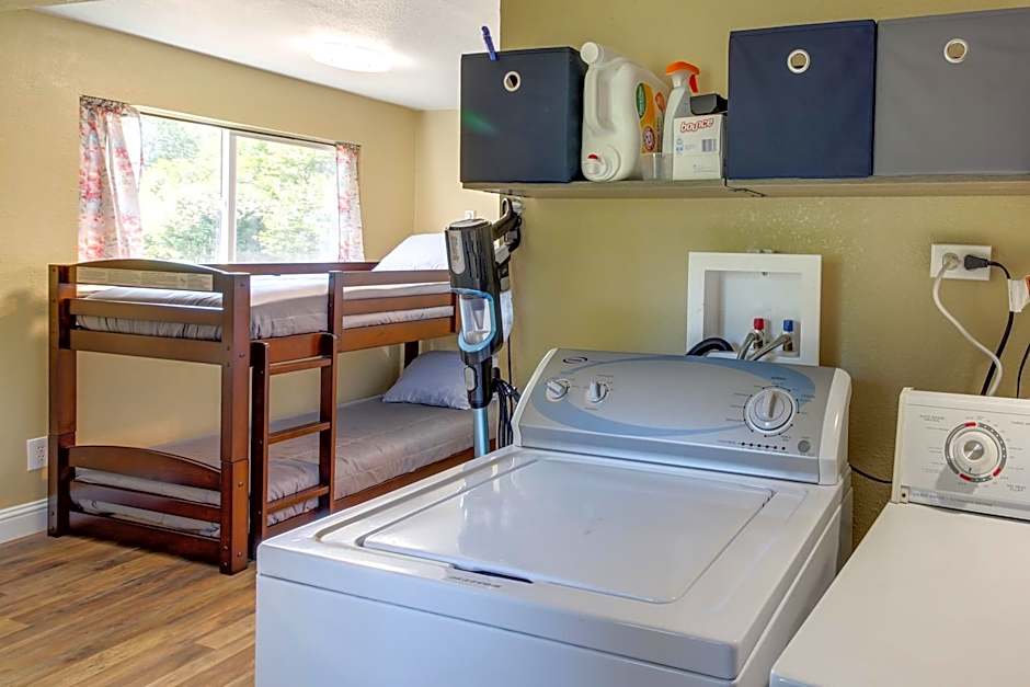 Cozy Coos Bay Retreat with On-Site Creek and Fishing!