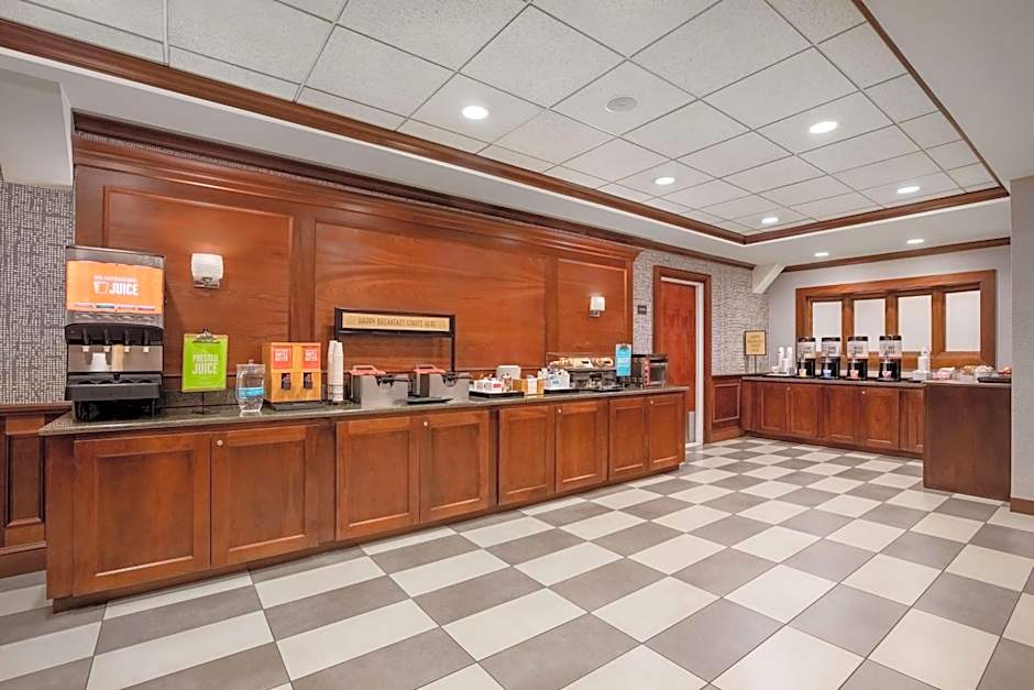 Hampton Inn By Hilton Long Island - Brookhaven
