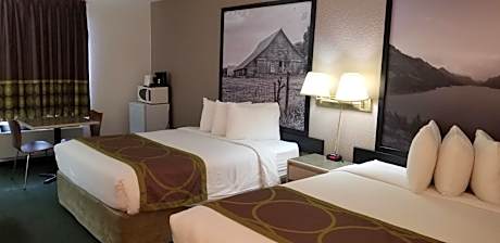 Queen Room with Two Queen Beds - Pet Friendly/Non-Smoking