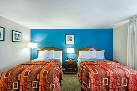 2 Double Beds Non-Smoking