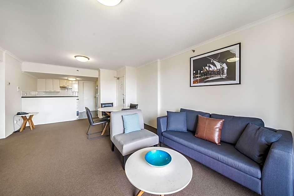 Oaks Sydney Castlereagh Suites