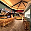 Surfbreak Oceanfront Hotel, Ascend Hotel Collection