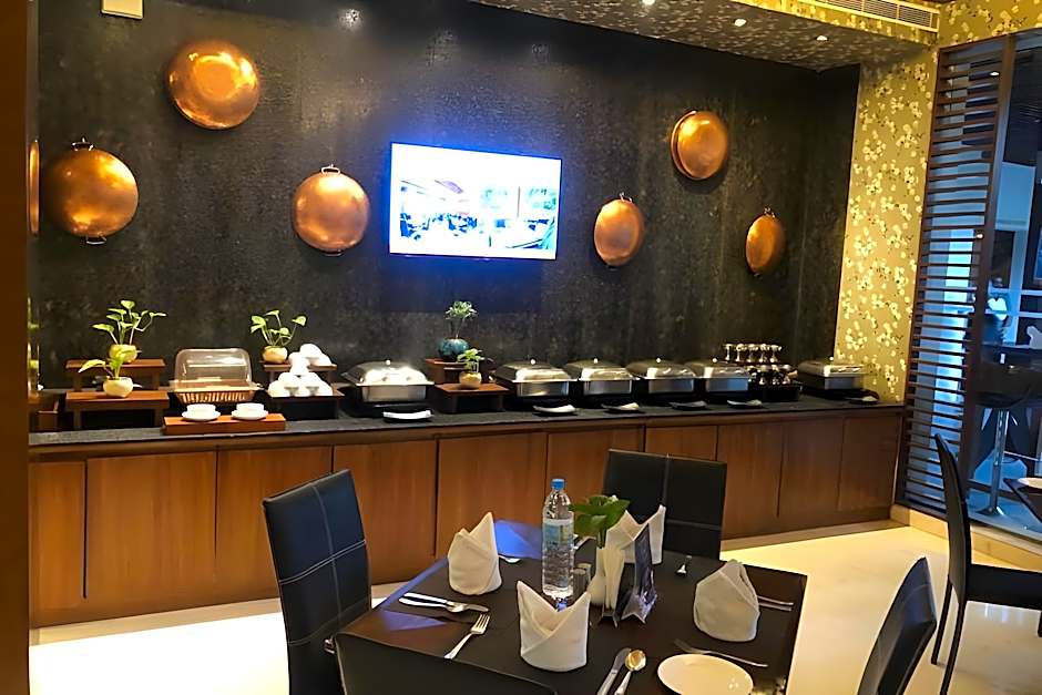 Udman Hotel Panchshila Park