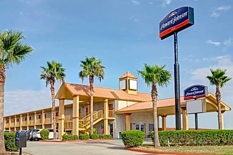 Howard Johnson by Wyndham Galveston