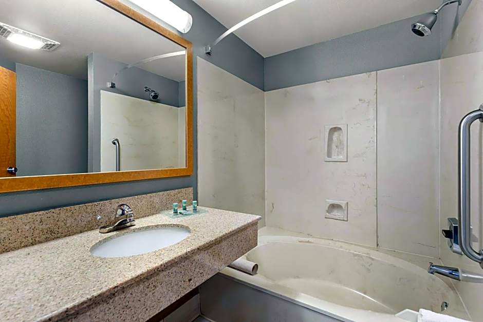 Best Western West Towne Suites