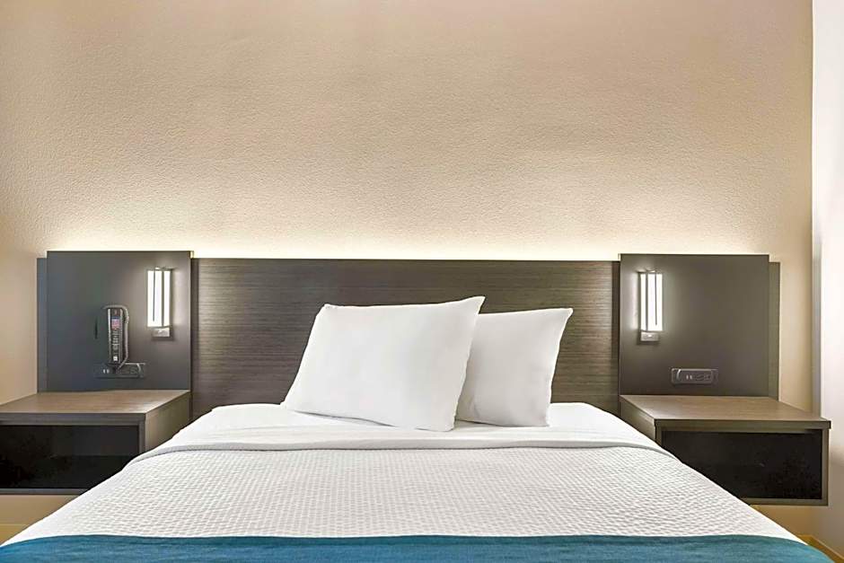 Studio 6-Mountlake Terrace, WA - Seattle