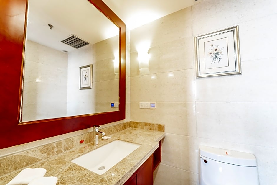 Ramada Plaza by Wyndham Chongqing West