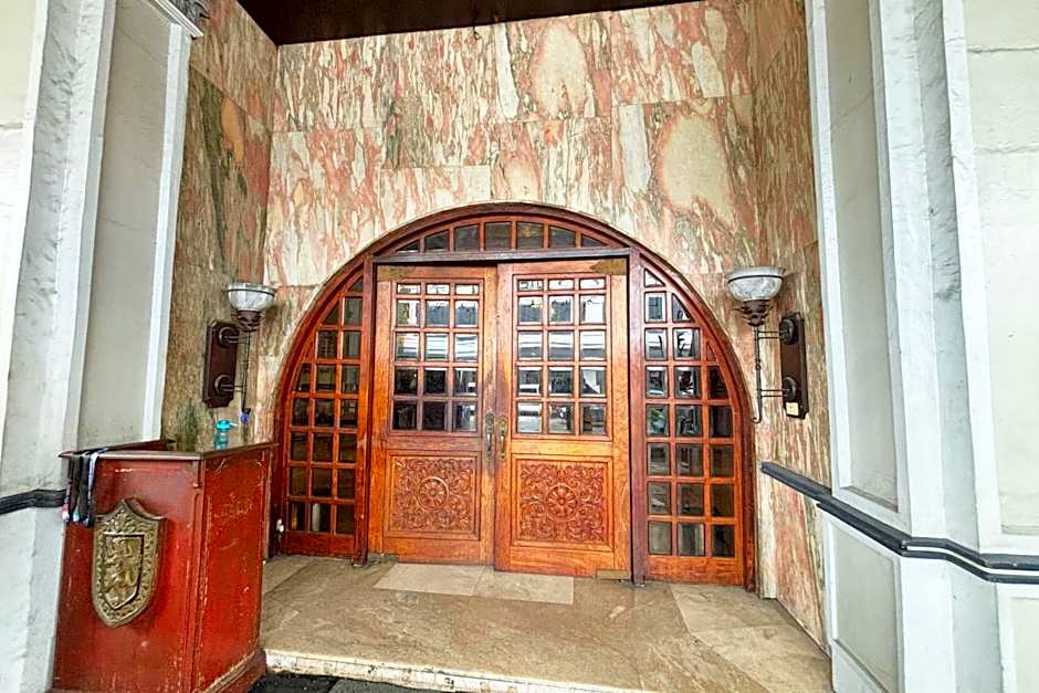 Camelot Hotel Quezon City powered by Cocotel