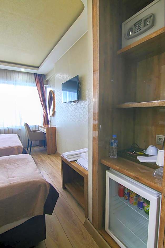 Grand Zara Hotel