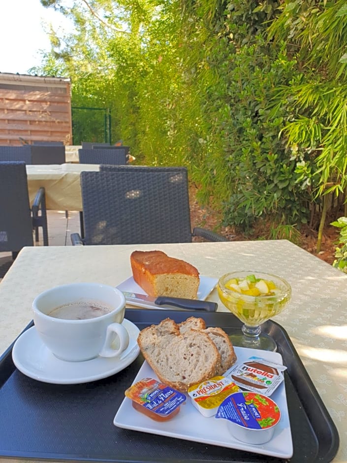 Brit Hotel du Moulin de la Pioline - La Table à Fromages