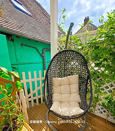 Double Room (1 Adult + 1 Child)