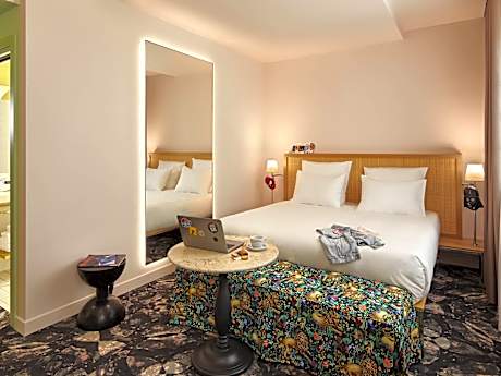 MEDIUM MAMA DOUBLE ACCESSIBLE