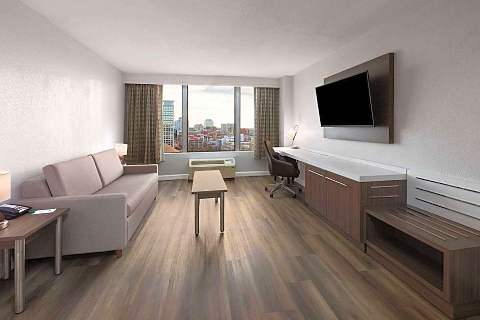 Wyndham Garden Norfolk Downtown