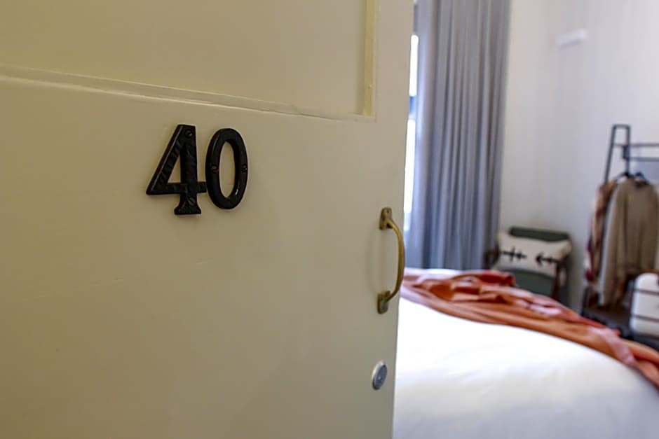 Alpine Hotel, Eat Drink Sleep