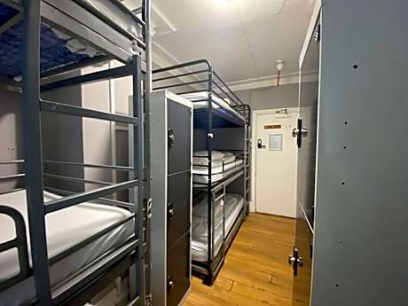 Mixed Dormitory Room
