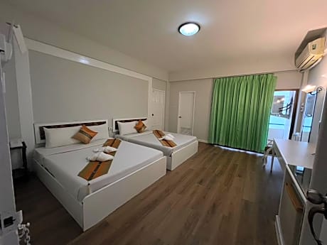 Family Suite for 4 People - Non-Smoking