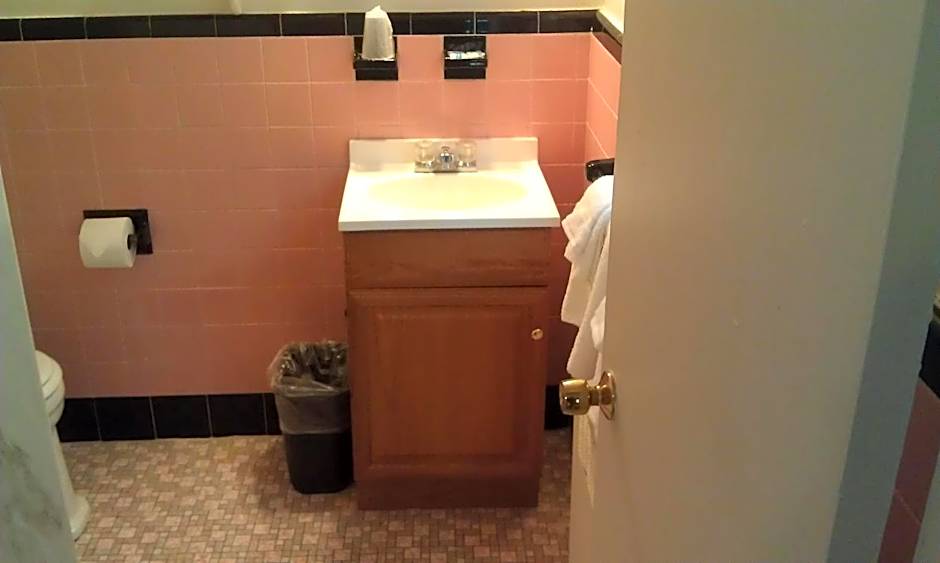 Community Court Motel