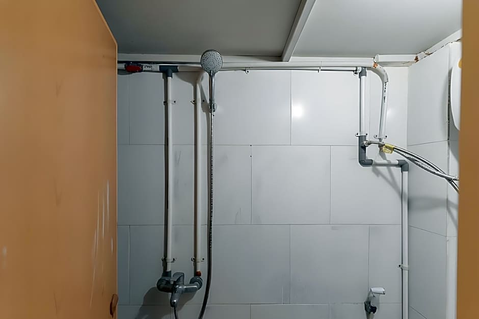 RedDoorz @ Stariez Kemang