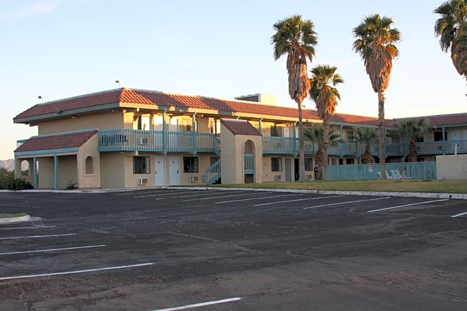 Days Inn & Suites by Wyndham Needles