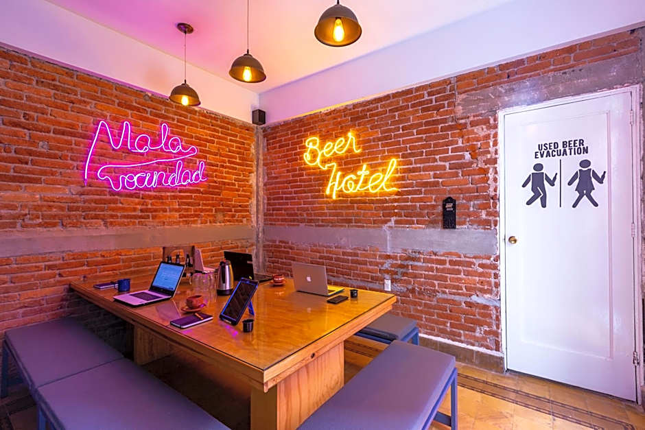 Mala Vecindad Beer Hotel