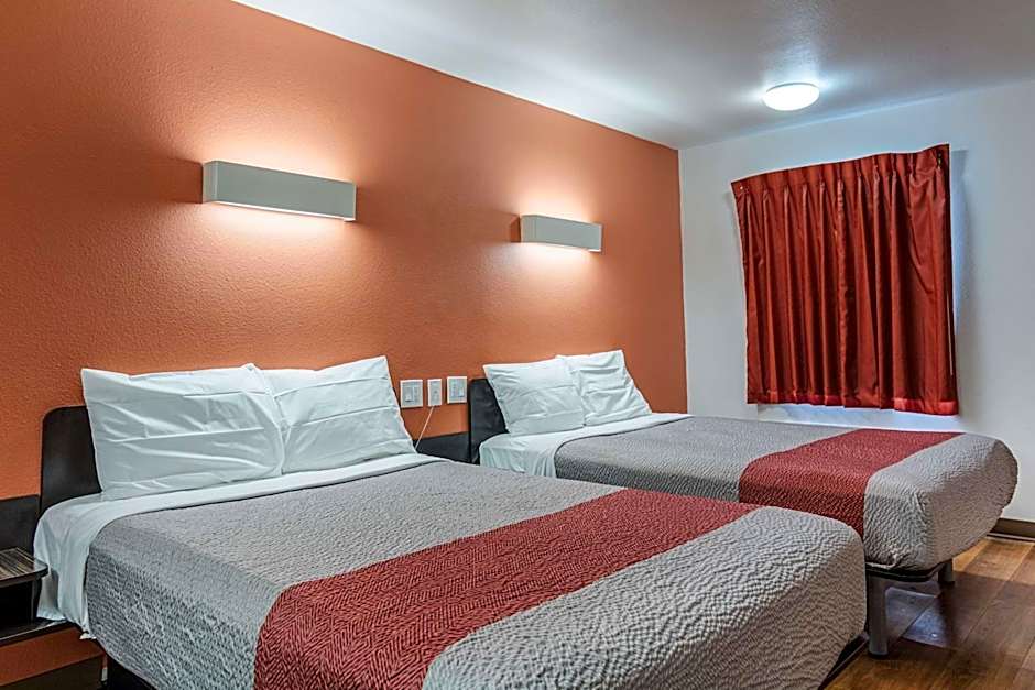 Motel 6-Texarkana, AR