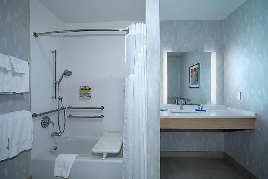 Holiday Inn Express And Suites Denver Ne - Brighton By IHG