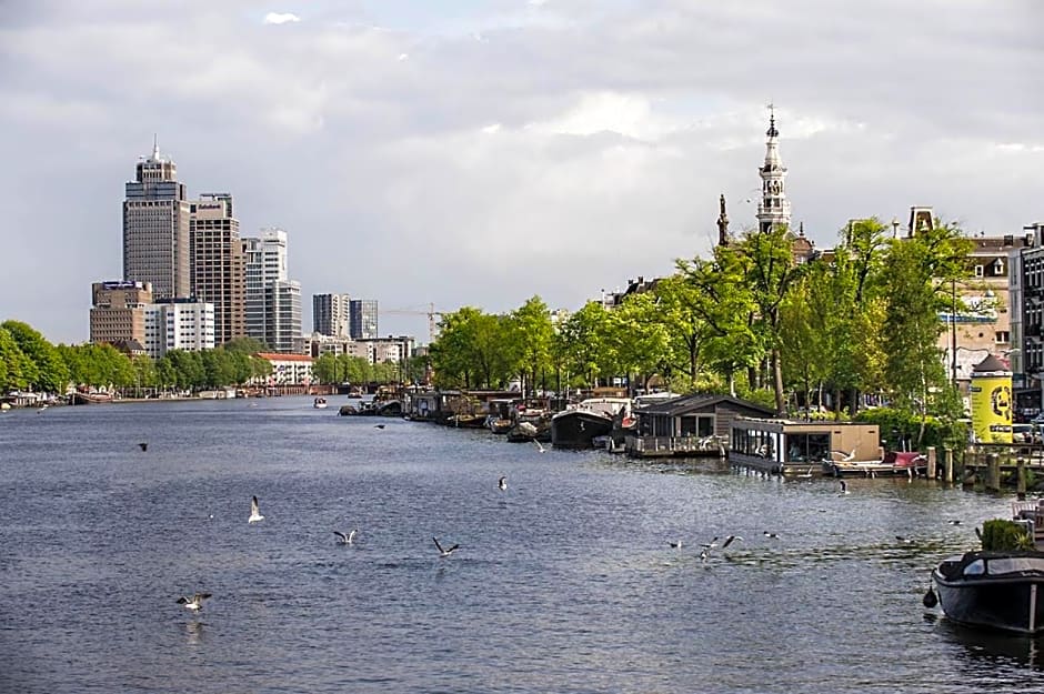 Amsterdam Houseboat – Amsterdam, NY