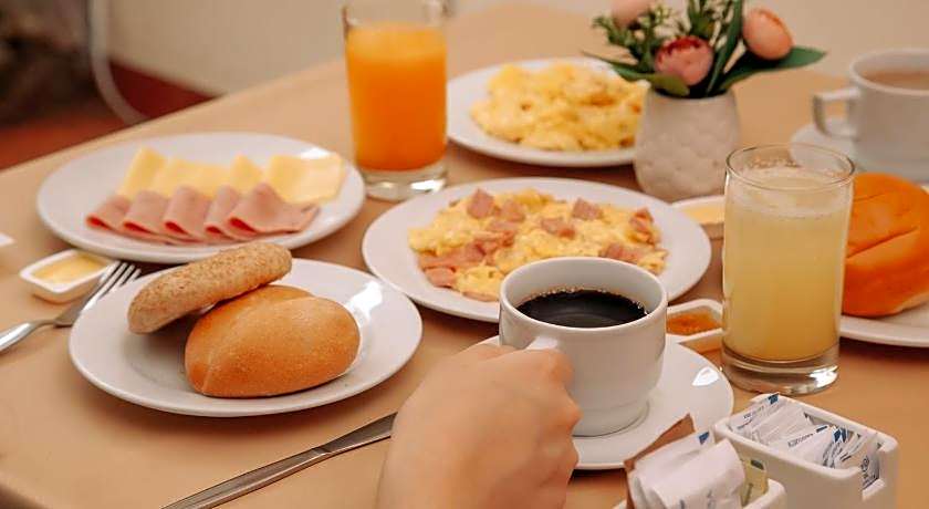 Thunderbird Carrera Hotel & Casino