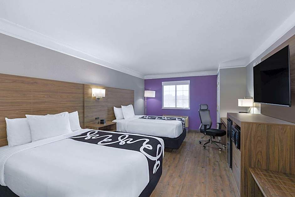 La Quinta Inn & Suites by Wyndham Kansas City Lenexa