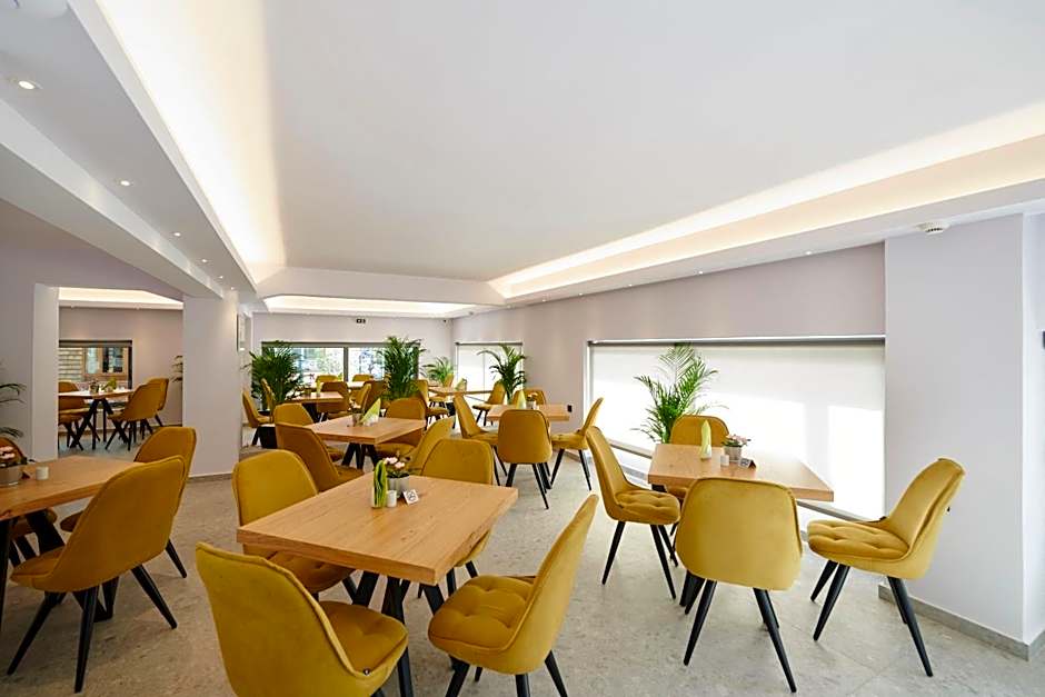Meni Hotel & Apartments UNDER NEW MANAGEMENT