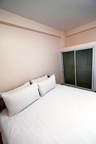 Family Room (4 Adults)