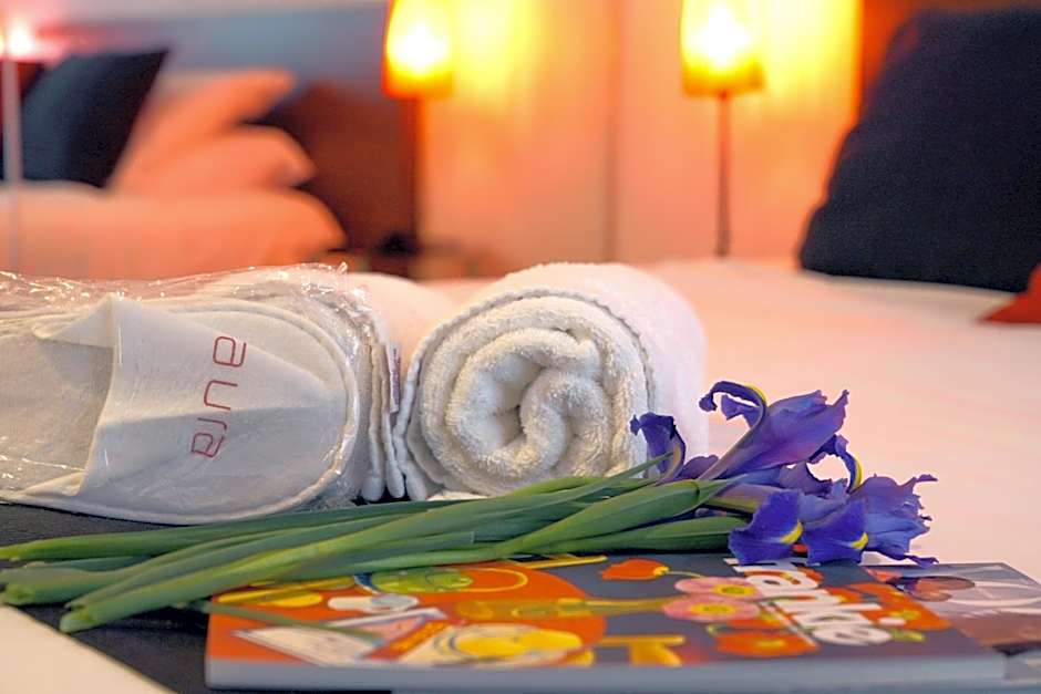 Aura on Flinders Serviced Apartments