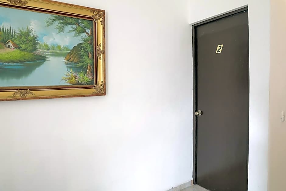 ANTIQUE Guest House Fundidora