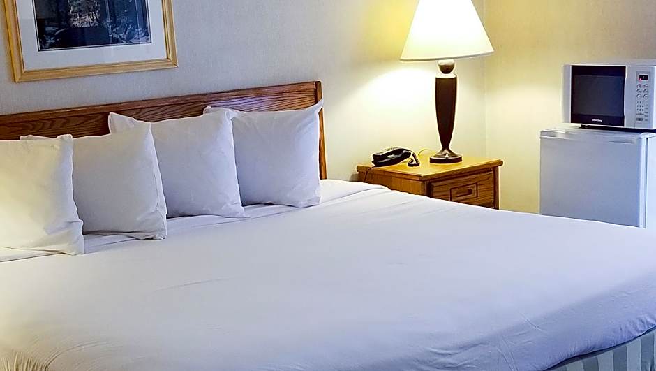 Magnuson Hotel Ely