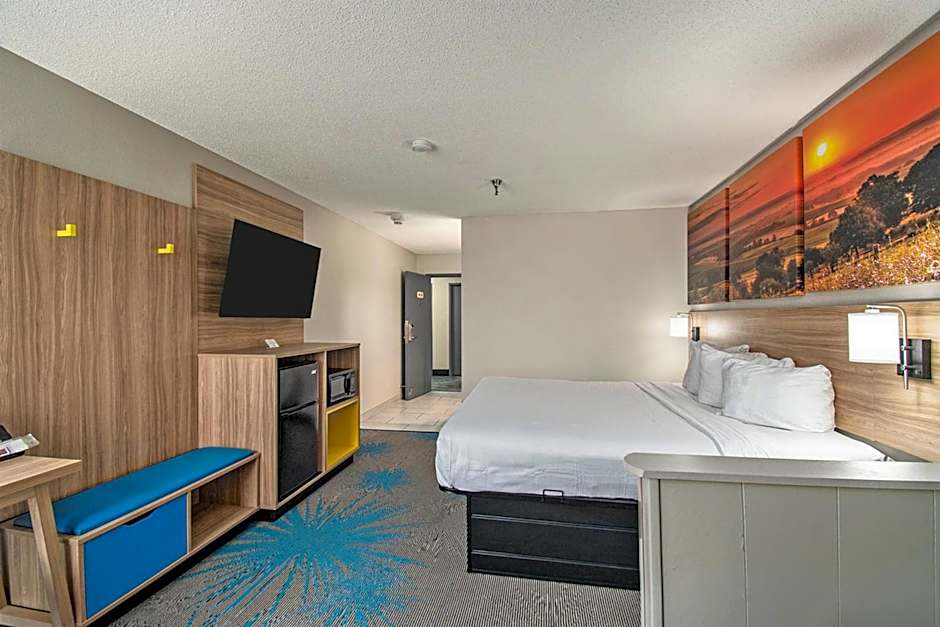 Days Inn & Suites by Wyndham Mt Pleasant