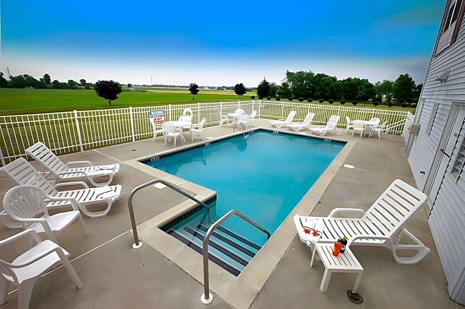 Lancaster Inn & Suites