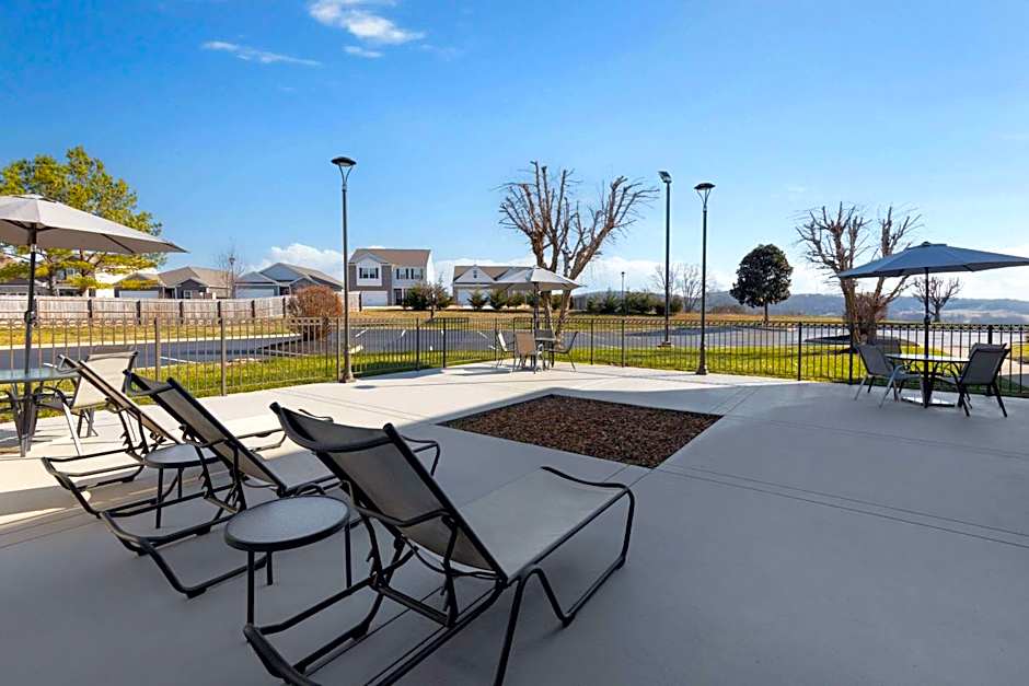 La Quinta Inn & Suites by Wyndham Loudon