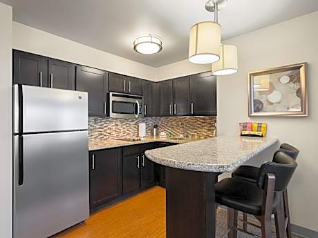 One-Bedroom King Suite