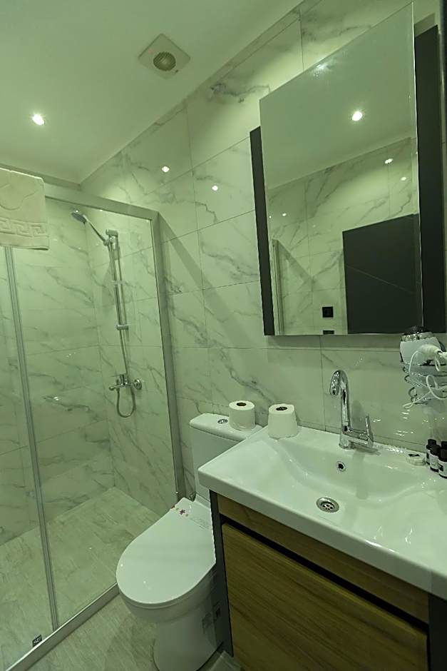 ROY OTEL AKCAY