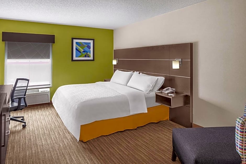 Holiday Inn Express & Suites Asheville SW - Outlet Ctr Area