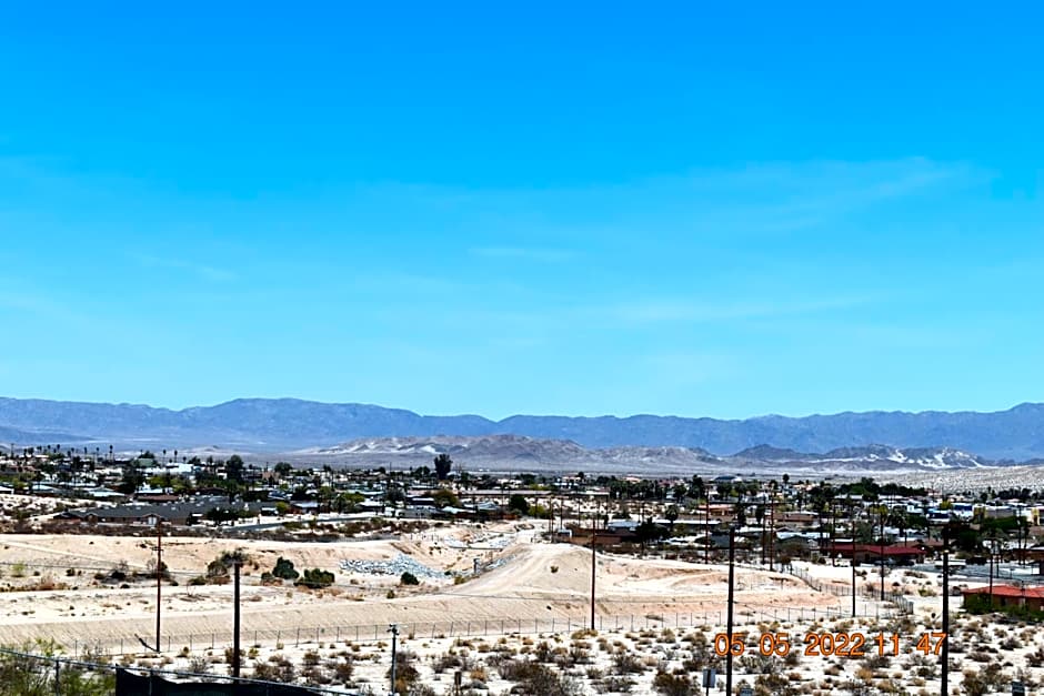 9 Palms Inn