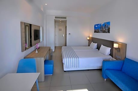 Superior Family Room inland view