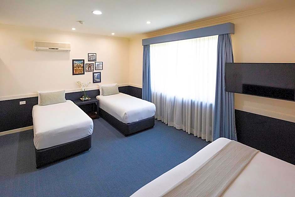 Hawkesbury Race Club Motel