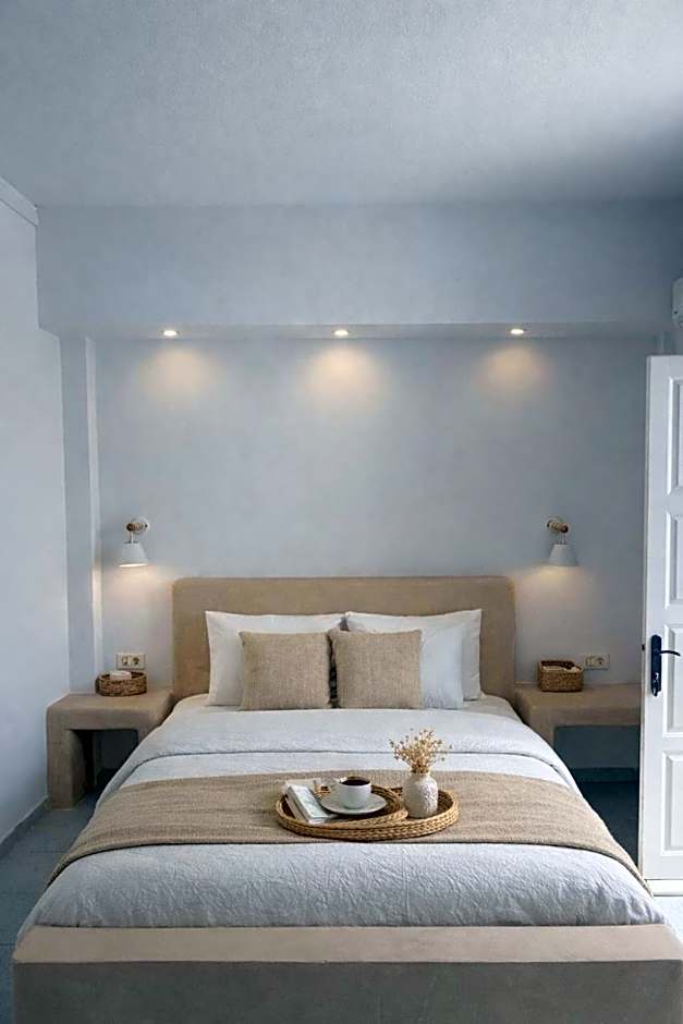 Noème Santorini