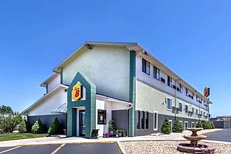 Super 8 by Wyndham Kansas City at Barry Road/Airport