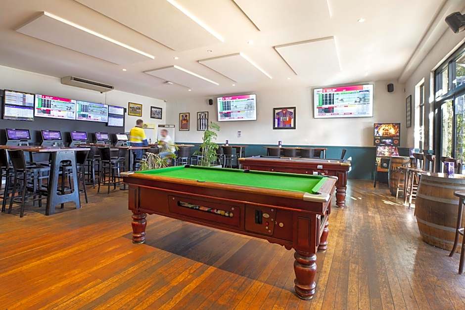Nightcap at Wanneroo Tavern